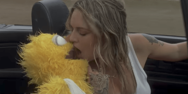 discotitsvideo-1507216864-compressed